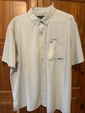 Fintech Men's Short-Sleeve Button-Up Shirt in XXL